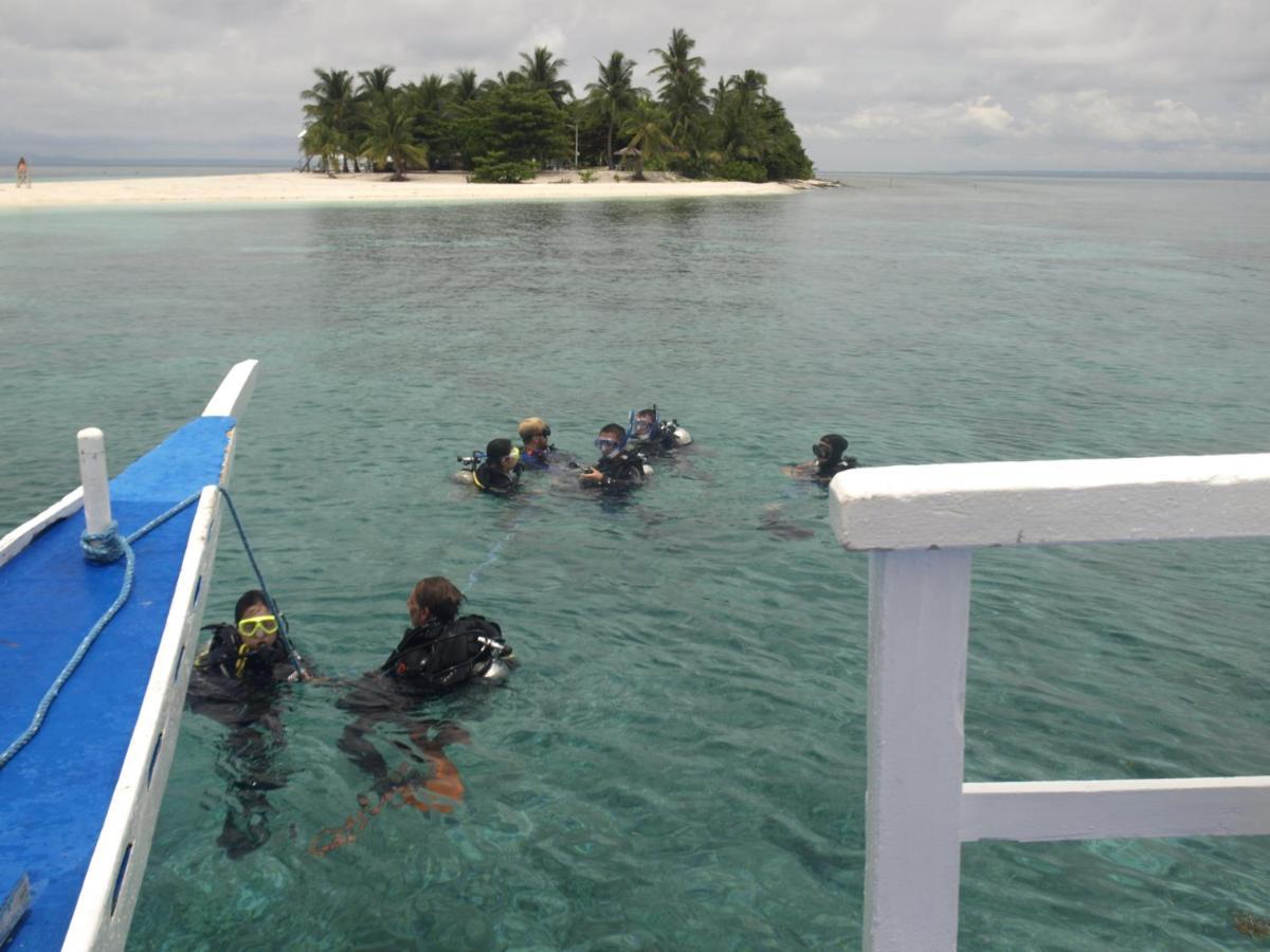 The Shark'S Tail Dive Resort Malapascua Exterior foto